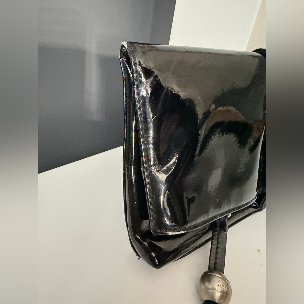 Kenneth Cole Reaction Glossy Black Patent Leather Clutch with Pockets - Picture 2 of 8